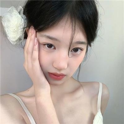 蓝色眼影